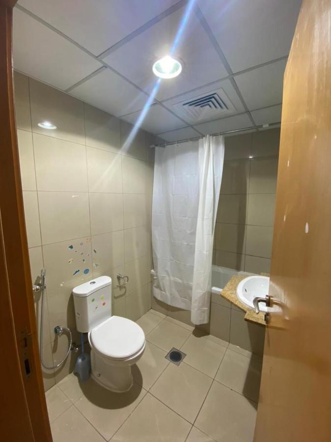 Nice Single Rooms For "Girls" Only In Dubai, Marina Exterior foto