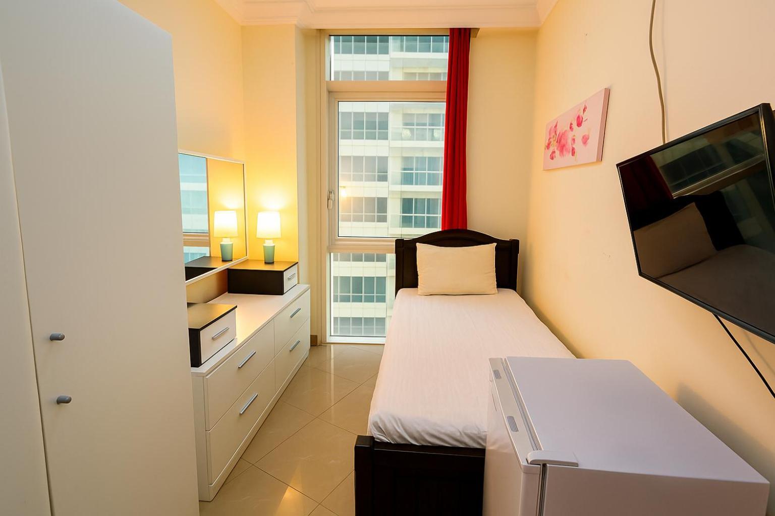 Nice Single Rooms For "Girls" Only In Dubai, Marina Exterior foto